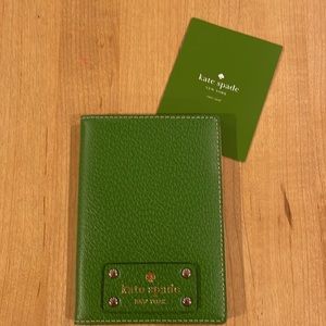 NWT Kate Spade ♠️ Bright Green Leather Passport Case